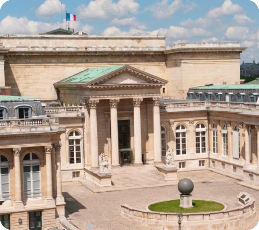 courhonneur-palais bourbon-assemblenational-Paris