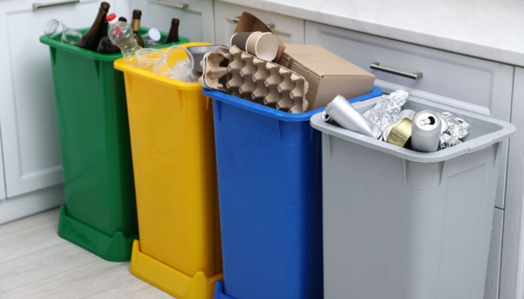 Déchets, poubelles, tri sélectif, tri